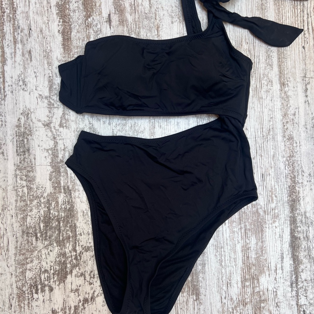 Shade & Shore One-Shoulder Bikini Set
